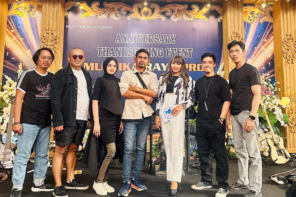 sewa kursi tiffany di jakarta